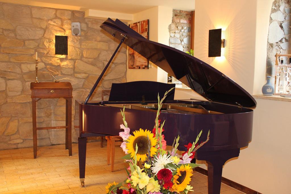 Romantik Hotel Chalet Am Kiental แฮร์ชิง อัม อัมเมอร์เซ ภายนอก รูปภาพ